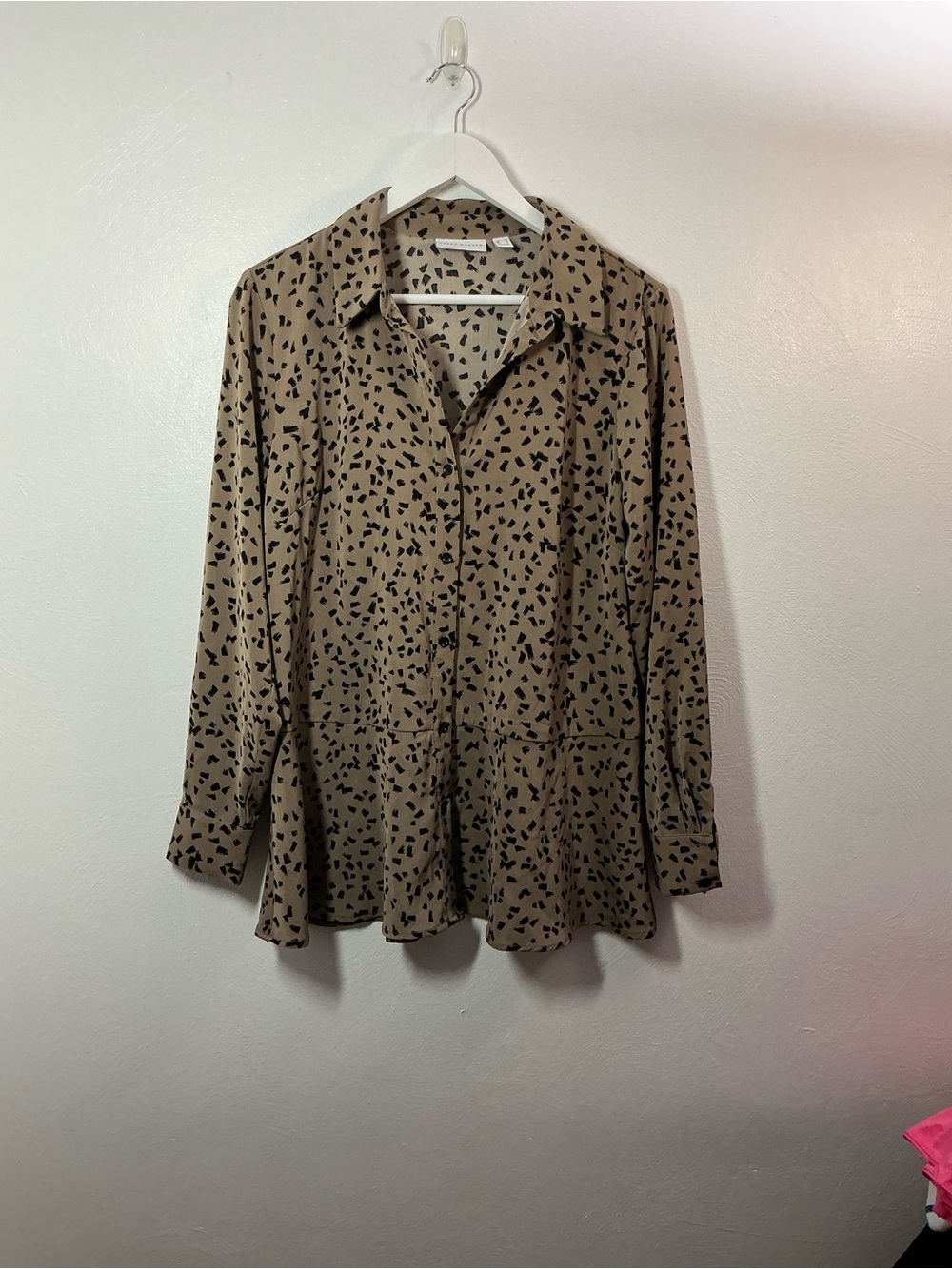 Susan Graver Taupe Button-Down Peplum Blouse Black Abstract Print Size Medium